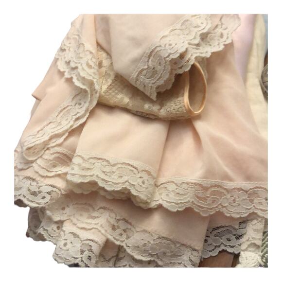 Vintage long nightgown in pink with lace & front tie closing size medium - Picture 11 of 12